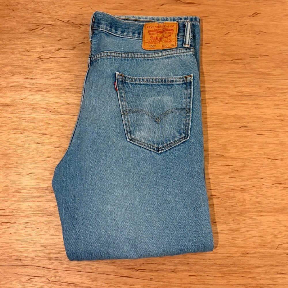 Levis 550 Relaxed Fit Tapered Leg Light Wash Blue Denim Jeans Mens 36x30